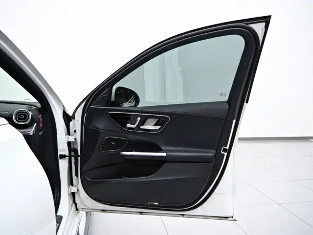 Mercedes-Benz C-Class — Фото автомобиля 20