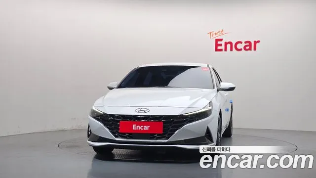 Hyundai Avante CN7 — Фото автомобиля 3