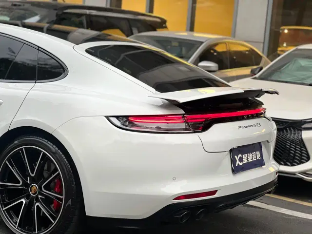 Porsche Panamera — Фото автомобиля 19