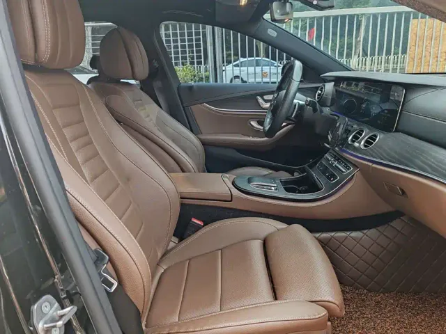 Mercedes-Benz E-Class — Фото автомобиля 12