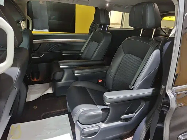 GAC Trumpchi M8 — Фото автомобиля 16
