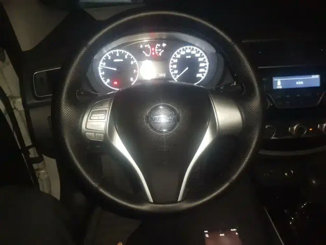 Nissan Tiida — Фото автомобиля 10