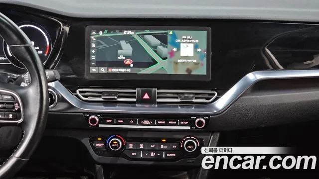 Kia Niro — Фото автомобиля 19