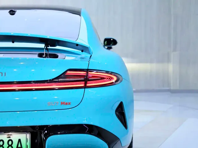 Xiaomi SU7 — Фото автомобиля 8