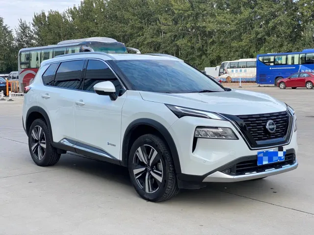 Nissan X-Trail — Фото автомобиля 3