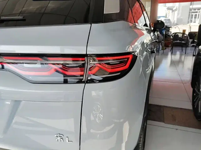 BYD Song L DM-i — Фото автомобиля 7