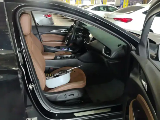 Buick Regal — Фото автомобиля 8