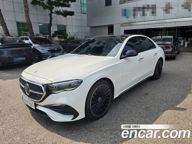 Mercedes-Benz E-Class — Фото автомобиля 2