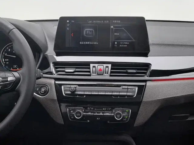BMW X1 — Фото автомобиля 12