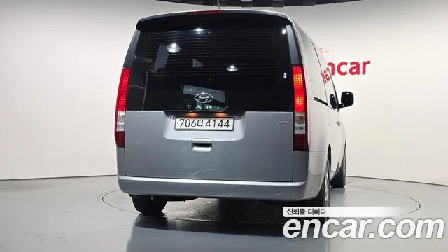 Hyundai Staria Staria 4WD Tourer 11 мест — Фото автомобиля 4