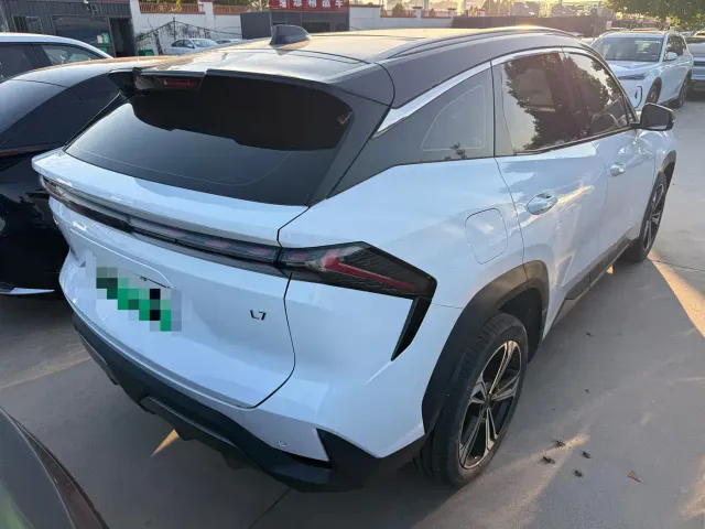 Geely Galaxy L7 — Фото автомобиля 10