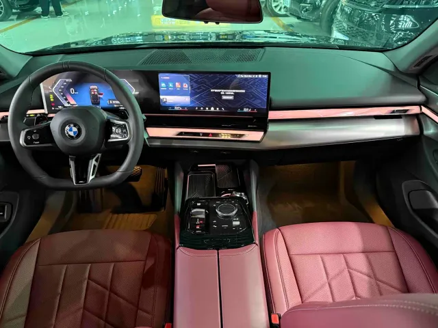 BMW 5 Series — Фото автомобиля 10