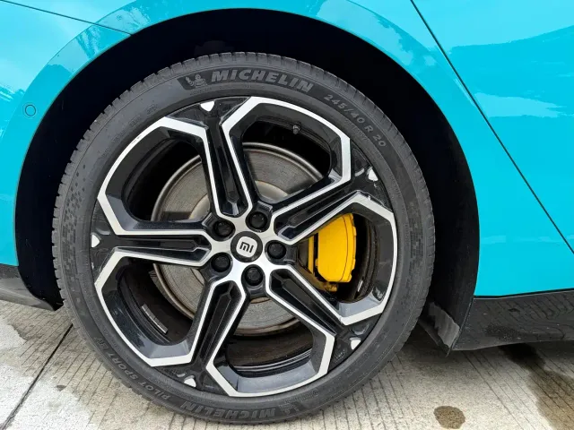 Xiaomi SU7 — Фото автомобиля 13