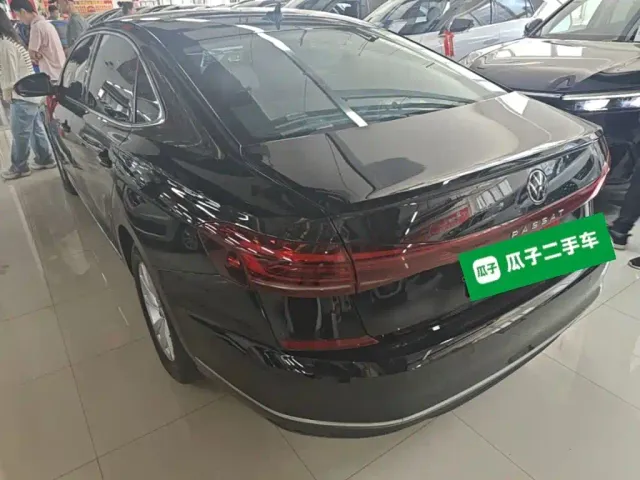 Volkswagen Passat — Фото автомобиля 4
