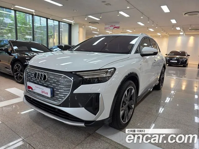 Фотография автомобиля — Audi Q4 e-tron F4