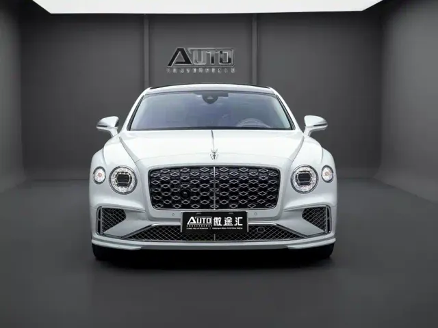 Bentley Flying Spur — Фото автомобиля 2