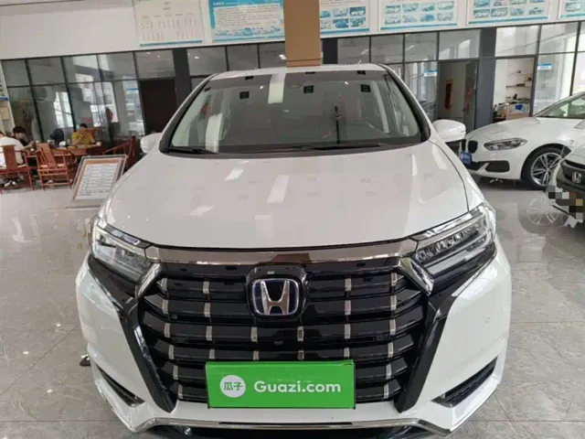 Honda Elysion — Фото автомобиля 2