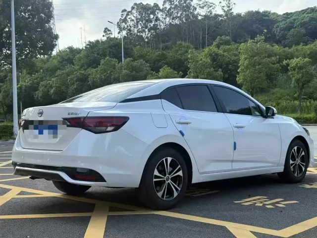 Nissan Sylphy 2023 1.6L CVT Deluxe Edition — Фото автомобиля 7