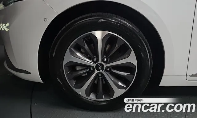 Kia K8 Hybrid — Фото автомобиля 5