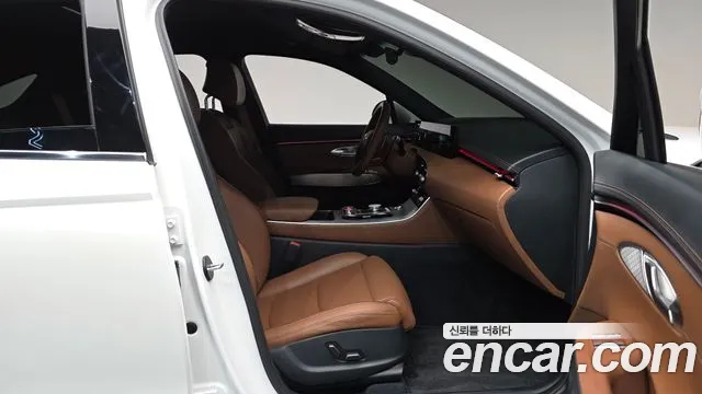 Genesis GV70 — Фото автомобиля 16