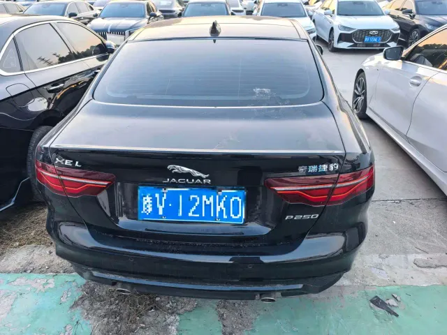Jaguar XEL — Фото автомобиля 12