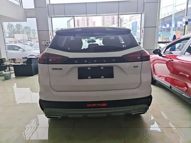 Geely Boyue — Фото автомобиля 5