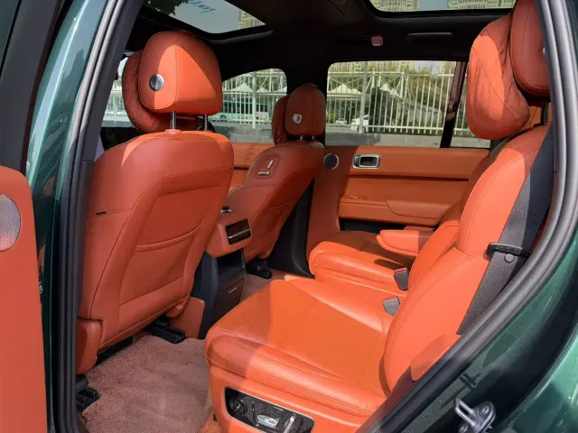 Li Auto L8 — Фото автомобиля 6