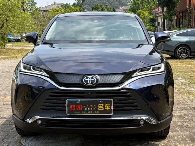 Toyota Harrier — Фото автомобиля 2