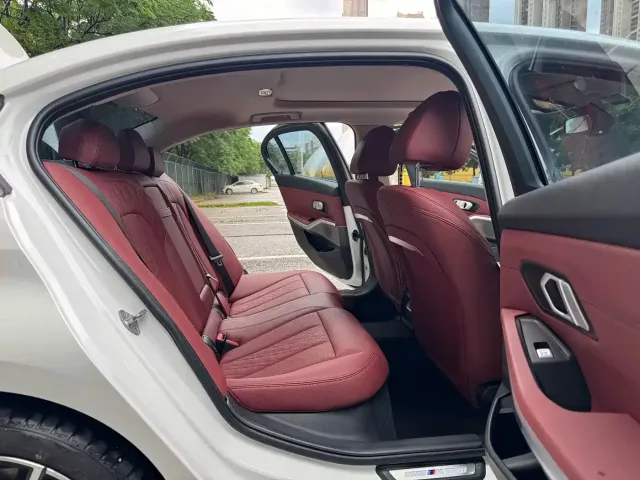 BMW 3 Series — Фото автомобиля 9