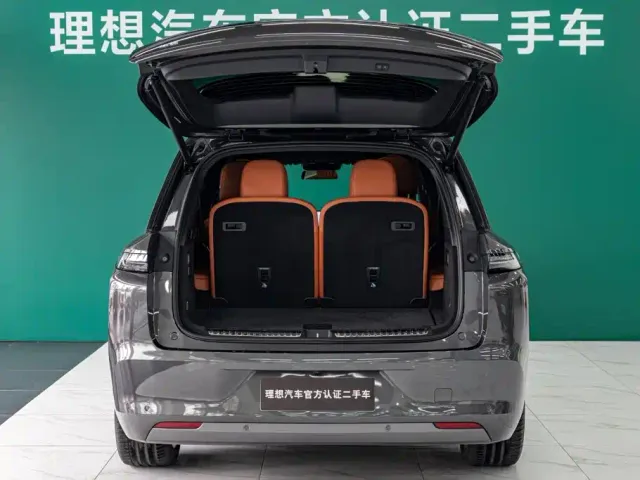 Li Auto L8 — Фото автомобиля 6