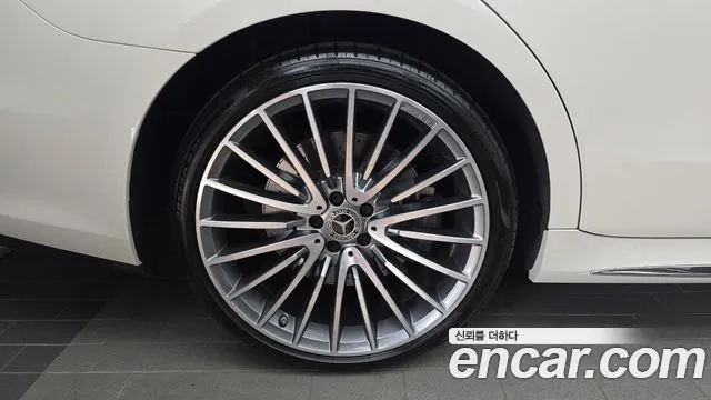 Mercedes-Benz S-Class — Фото автомобиля 5