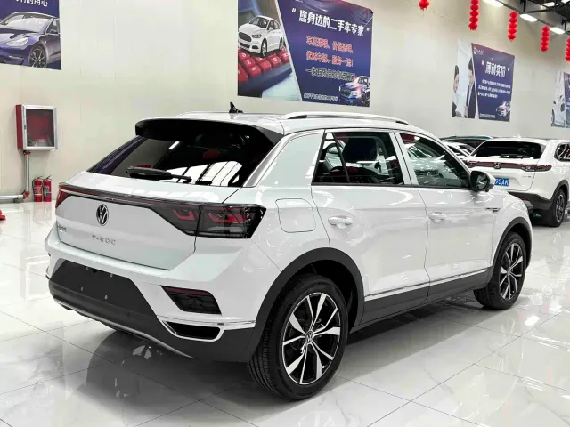 Volkswagen T-Roc — Фото автомобиля 6