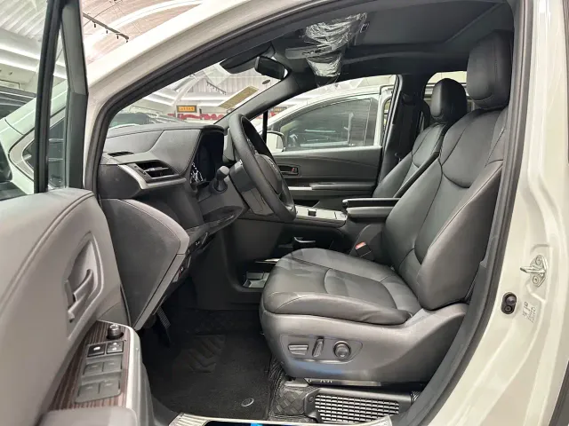 Toyota Granvia — Фото автомобиля 15