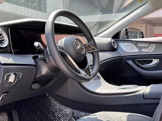 Mercedes-Benz CLS-Class — Фото автомобиля 11