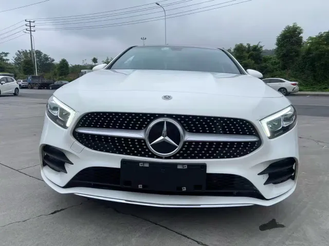 Mercedes-Benz Mercedes-Benz A-Class 2022 Facelift A 200 L Sport Sedan Fashion Style — Фото автомобиля 2