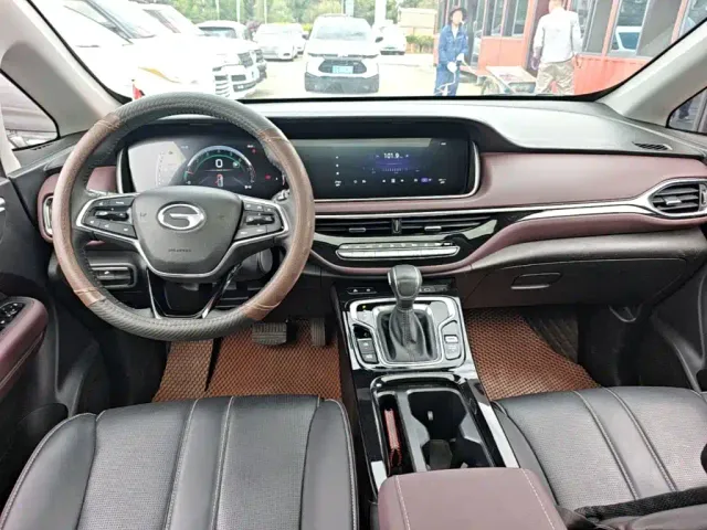 GAC Trumpchi M6 — Фото автомобиля 9
