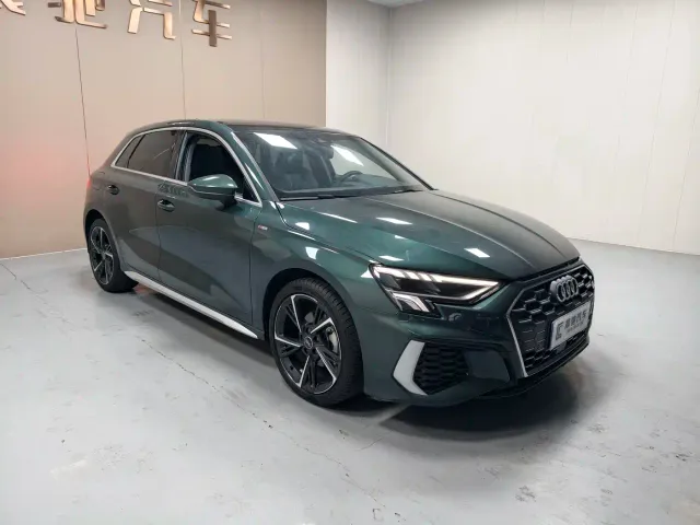 Audi Audi A3 2024 Model Sportback 35 TFSI Fashion Sport — Фото автомобиля 3