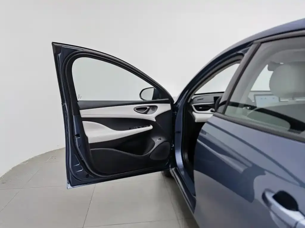 BYD Hai Bao 05 DM-i 2025 DM-i Smart Drive Edition 55KM Luxury — Фото автомобиля 8