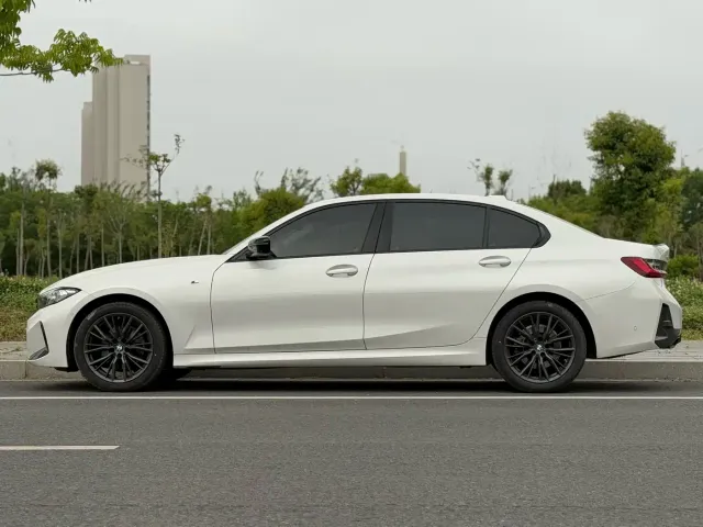 BMW 3 Series — Фото автомобиля 4