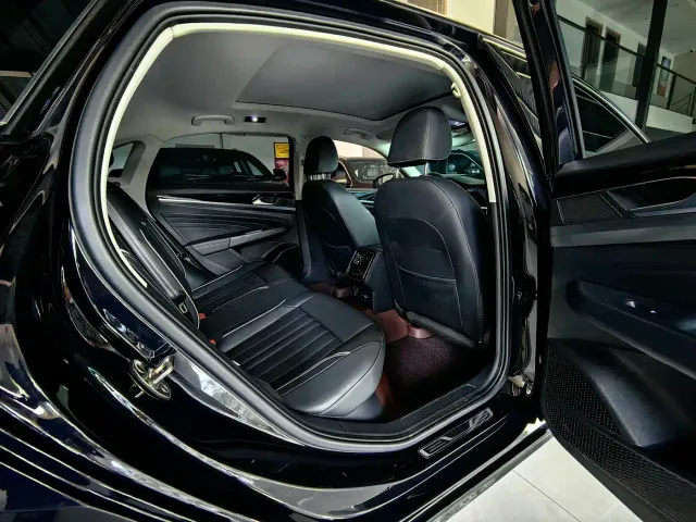 Volkswagen Passat 2022 330TSI Starlight Elite Edition — Фото автомобиля 10