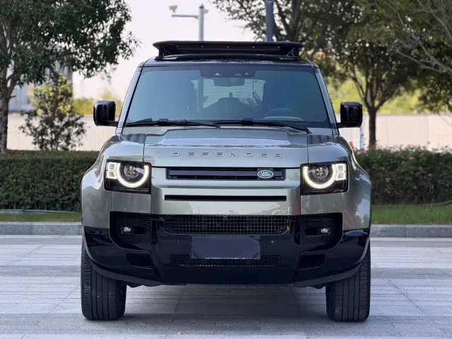 Фотография автомобиля — Land Rover Defender