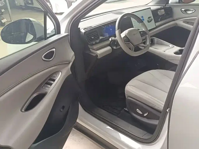 BYD Sealion 06 — Фото автомобиля 15
