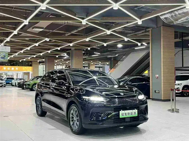 Leapmotor C11 — Фото автомобиля 2