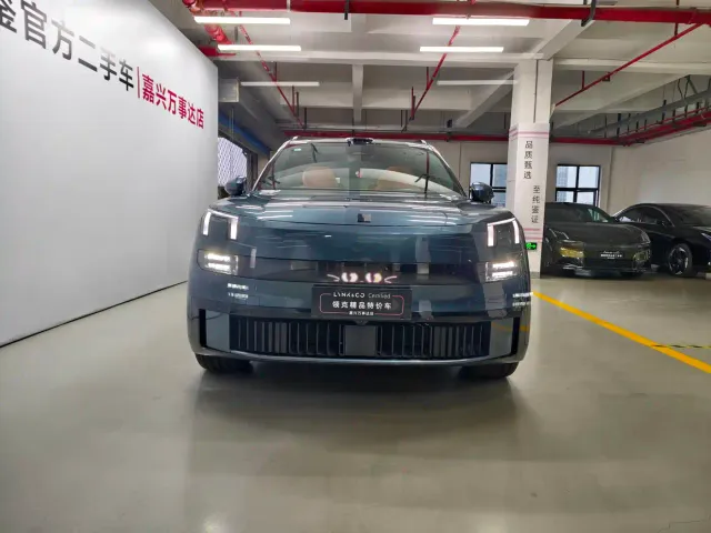 Lynk & Co 900 — Фото автомобиля 2