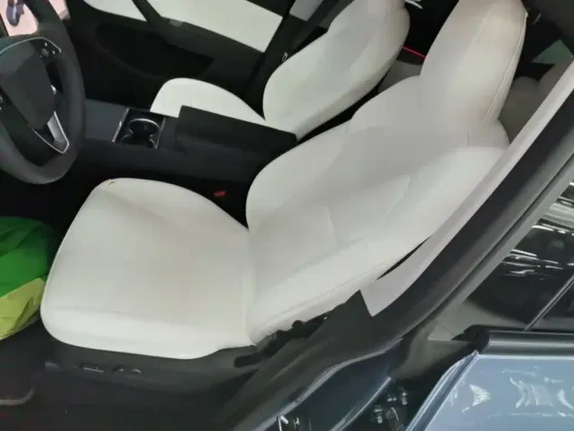 Tesla Model Y — Фото автомобиля 14