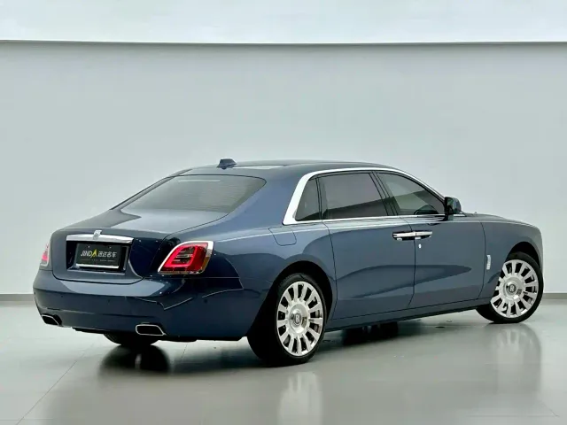 Rolls-Royce Ghost — Фото автомобиля 3