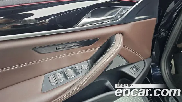 BMW 5 Series G30 — Фото автомобиля 28