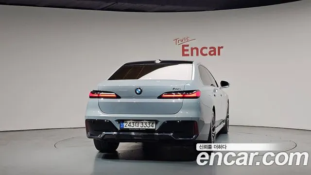BMW 7-Series 7 серия (G70) 740i sDrive M Sport — Фото автомобиля 4