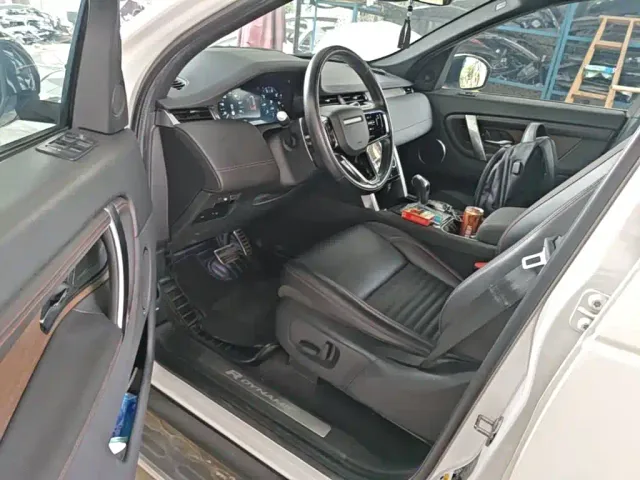 Land Rover Discovery Sport — Фото автомобиля 15