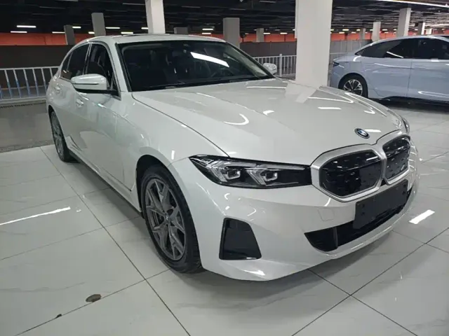 BMW i3 — Фото автомобиля 3